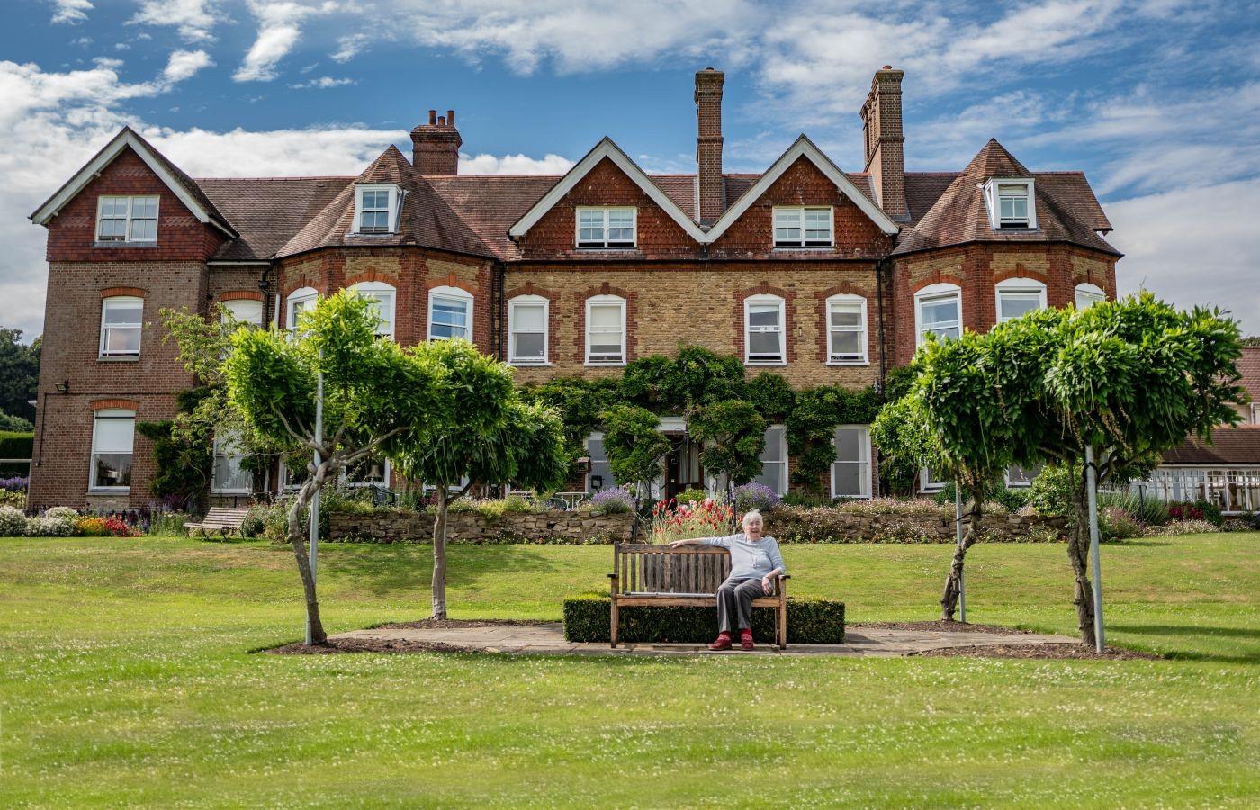 Exploring the Work Environment: A ‍Closer Look at Private and Public⁣ Care Homes